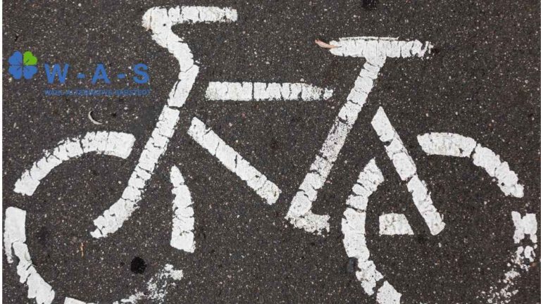 Mehr über den Artikel erfahren W-A-S fragt nach: Kommt das Zusatzschild „Radfahrer frei“ für den Weg an der ehemaligen Post?